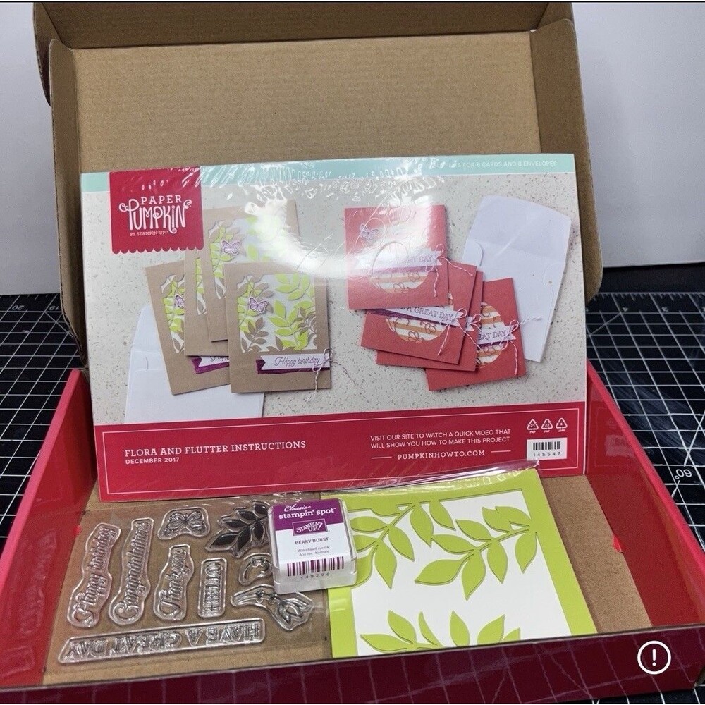 Stampin Up! Paper Pumpkin Flora and Flutter Card Kit w/Stamps December - 2017